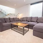 Villa Rocas 142 *